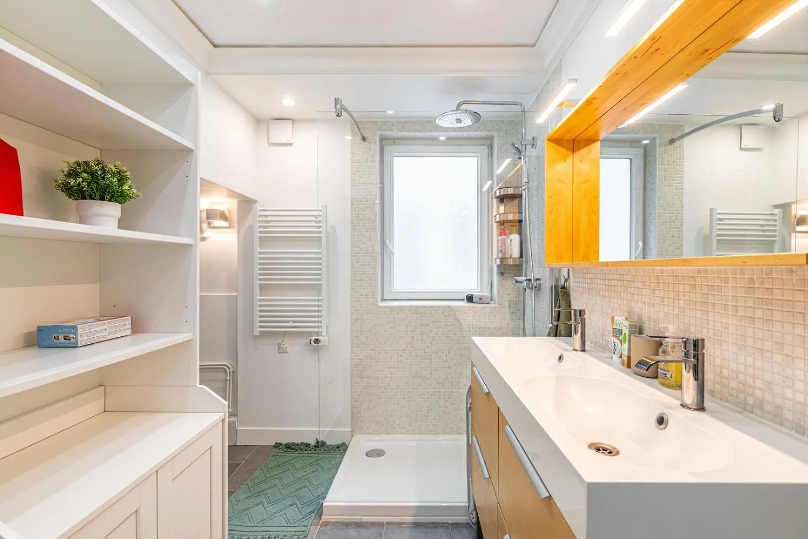 Guestready - Glamourous Getaway In The 20Th Arr. Paris France