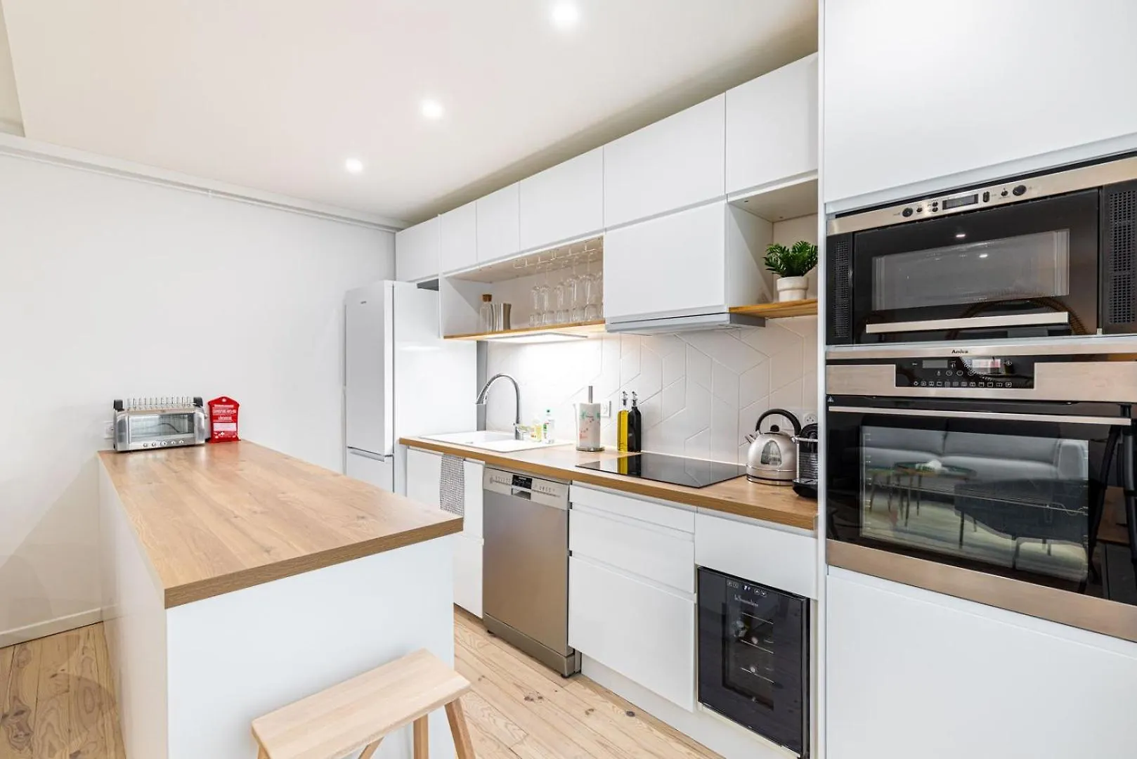 Guestready - Glamourous Getaway In The 20Th Arr. Paris 0*,  France